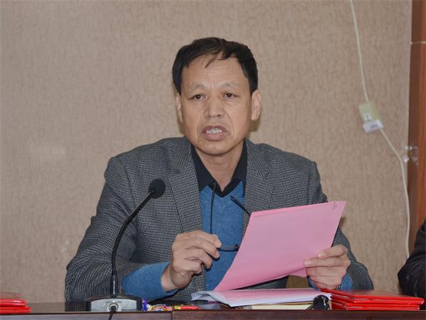 公司党委副书记王丙新主持会议.jpg 公司党委副书记王丙新主持会议.jpg
